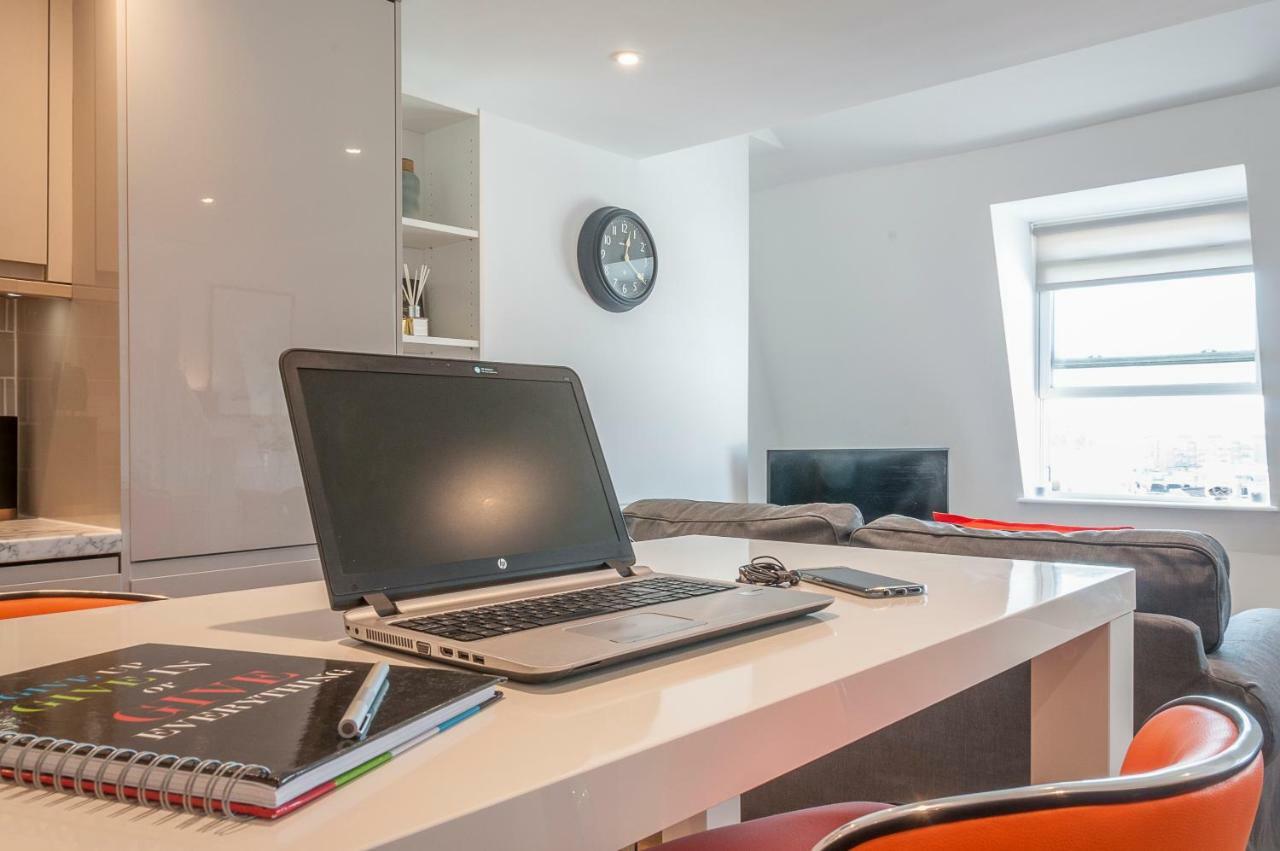 Ferienwohnung Pure B - Exceptional Views Of Tamar & Royal William Yard With Free Parking & Wifi Plymouth Exterior foto